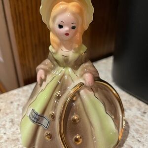 Josef Originals Little International Series ENGLAND Figurine